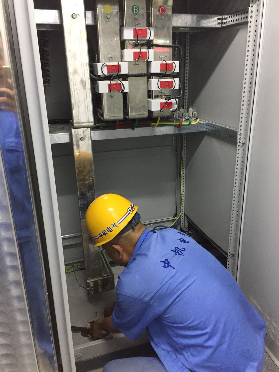 長安大學科技園設備安裝現場